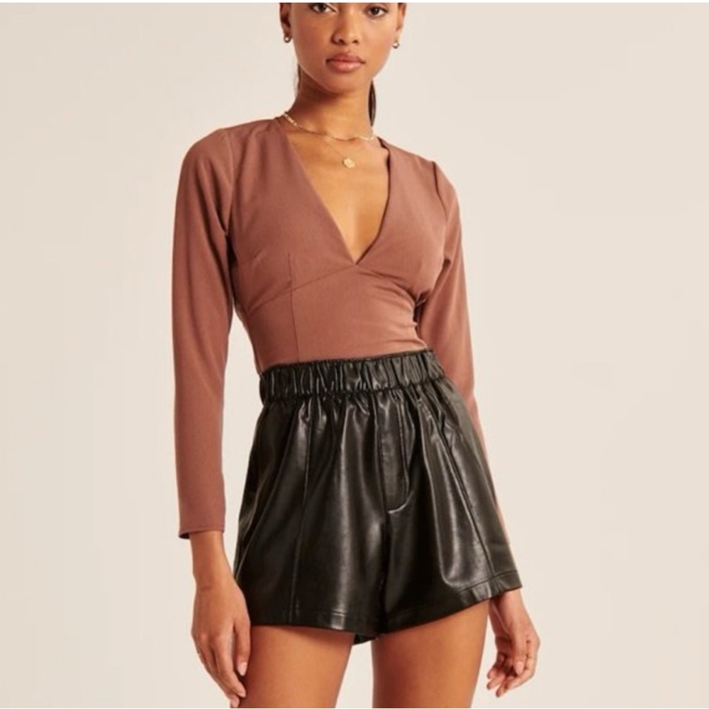 Abercrombie & Fitch Mauve Deep V Long Sleeve Blouse in Muted Mauve XXS